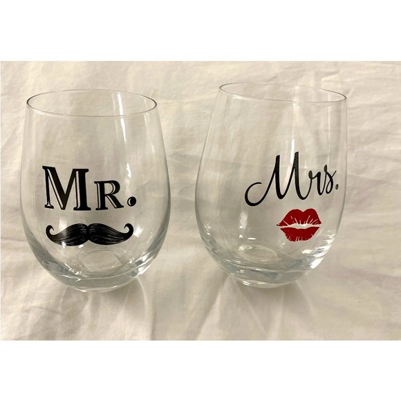 NWT Things Remembered Bride Groom MR. MRS. Stemless Wine Glasses Lips Mustache - Picture 2 of 2